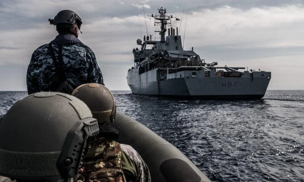 Συνεχίζεται το θρίλερ έξω από την Σούδα-Μετακίνηση και γαλλικών μονάδων επιφανείας απέναντι στα ρωσικά πλοία